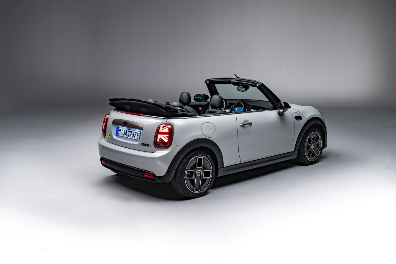 Mini Convertible photo 37