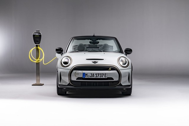 Mini Convertible photo 41