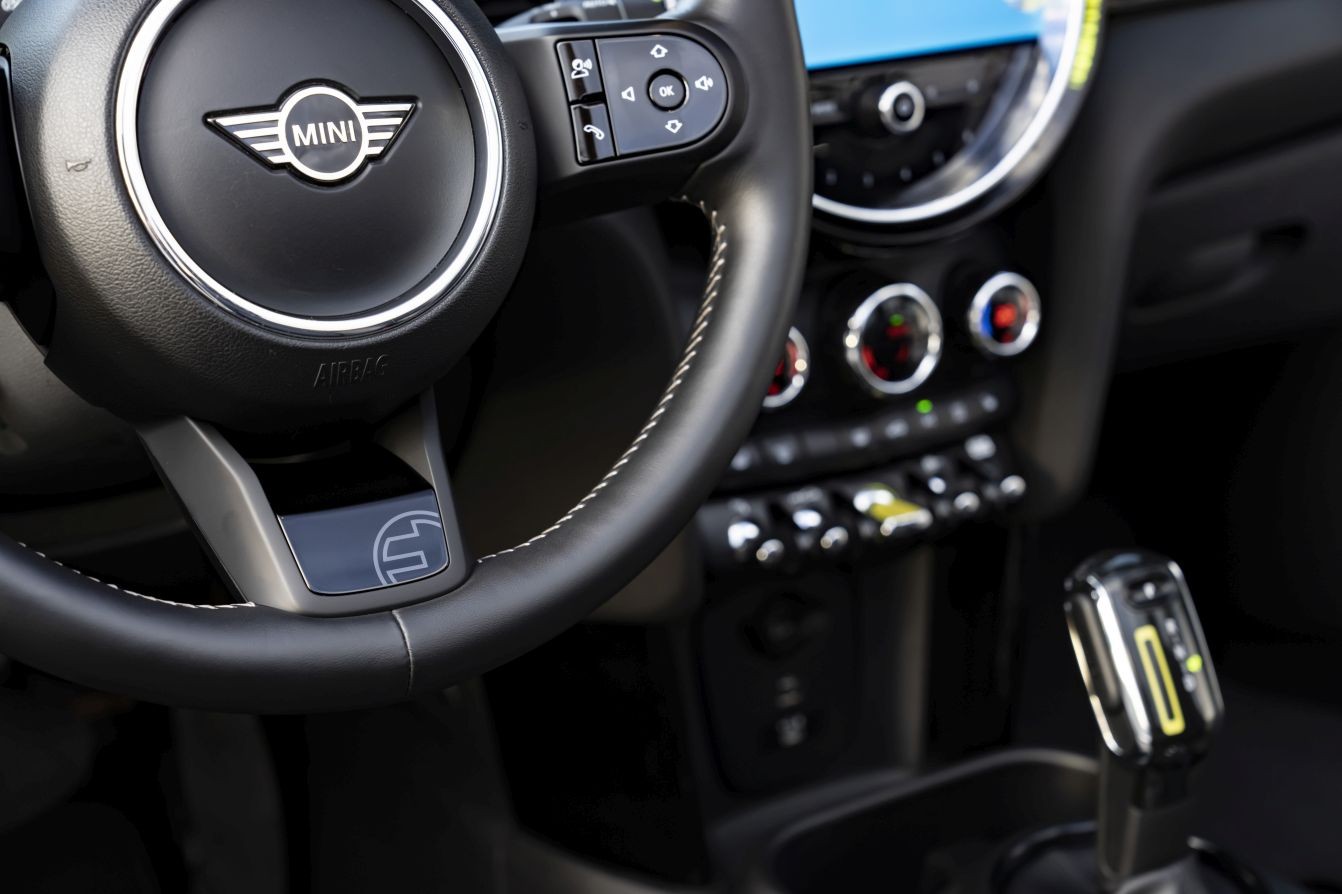 Mini Convertible photo 228