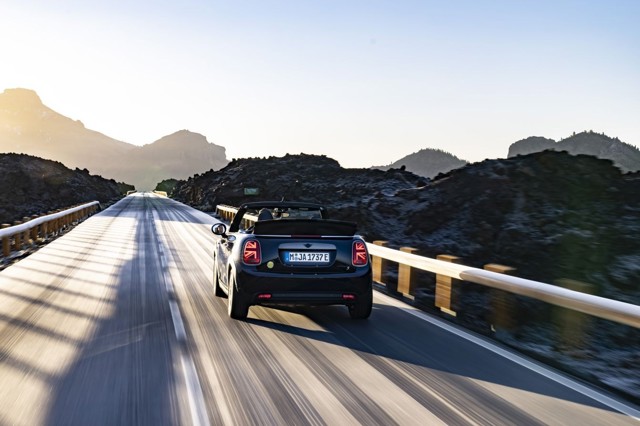 Mini Convertible photo 70