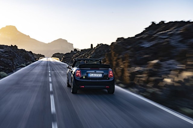 Mini Convertible photo 71