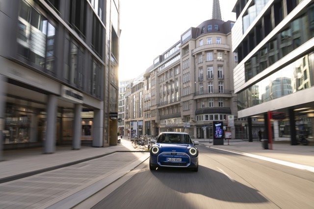 Mini Hatch photo 4