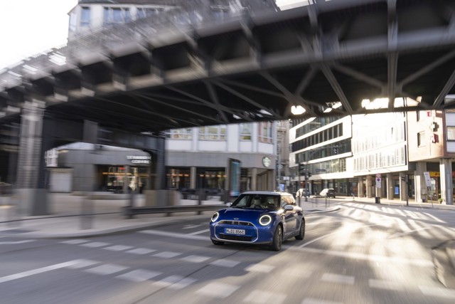 Mini Hatch photo 5