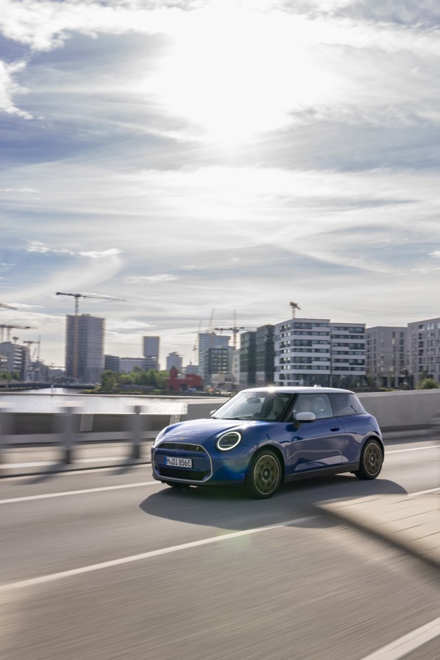 Mini Hatch photo 15