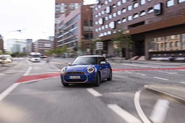 Mini Hatch photo 19
