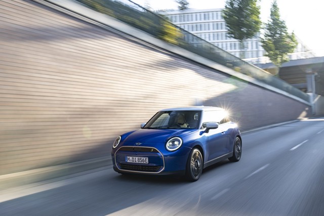 Mini Hatch photo 22