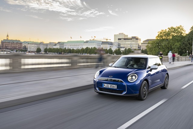 Mini Hatch photo 26