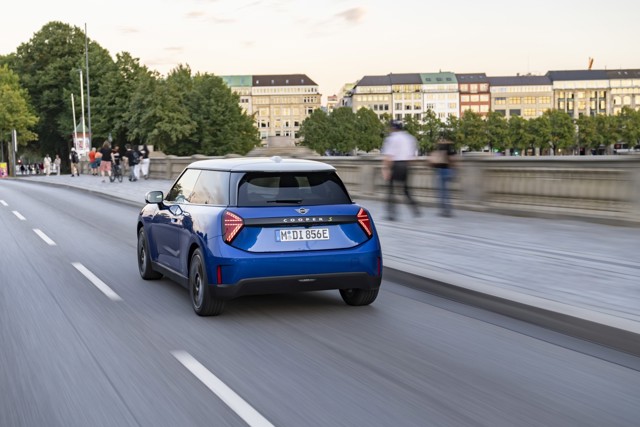 Mini Hatch photo 27