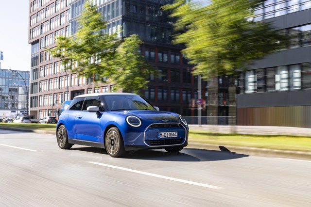 Mini Hatch photo 29