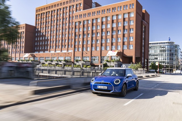 Mini Hatch photo 30