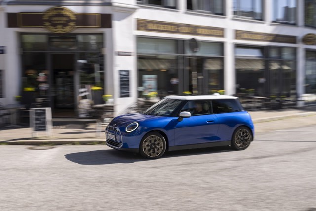 Mini Hatch photo 32
