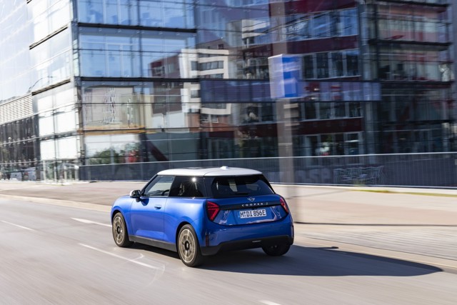 Mini Hatch photo 41