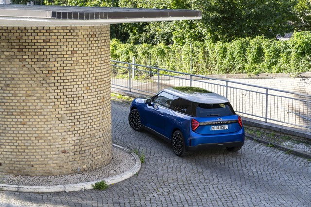 Mini Hatch photo 44
