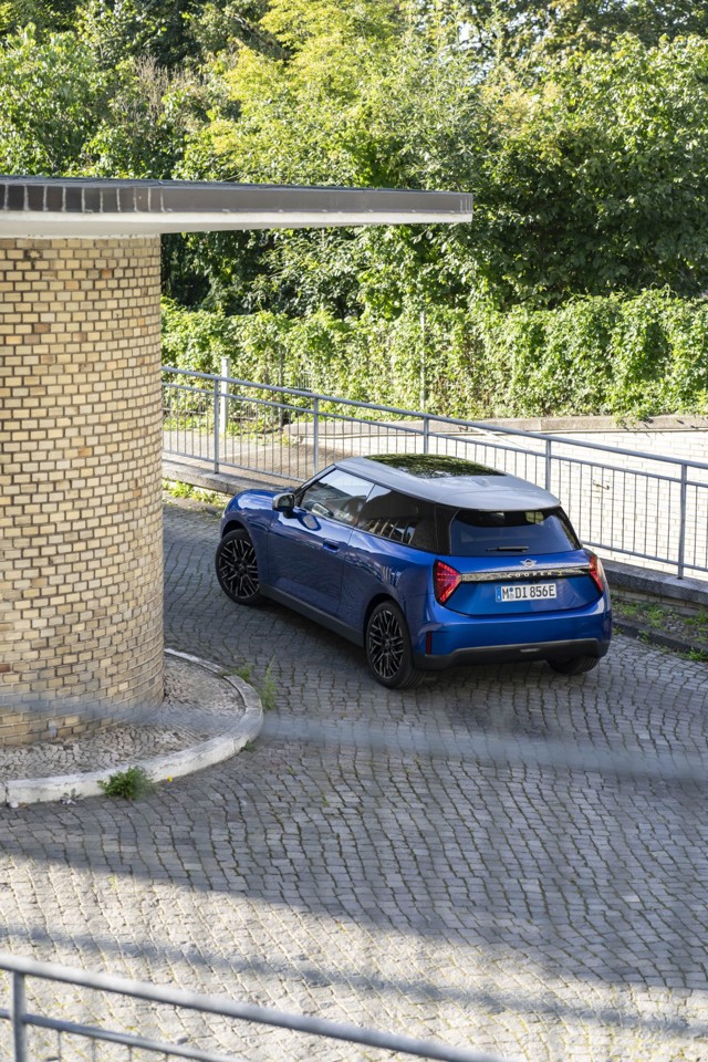 Mini Hatch photo 45