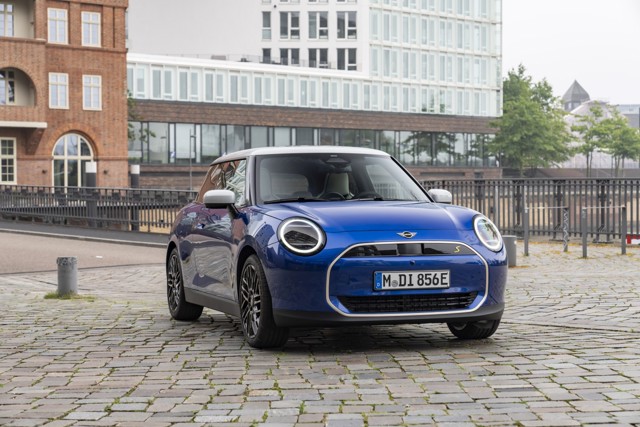 Mini Hatch photo 53