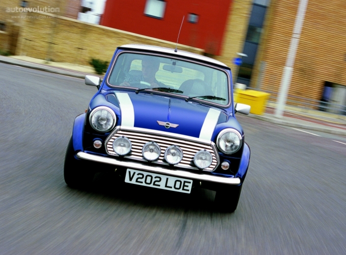 Mini Hatch photo 5