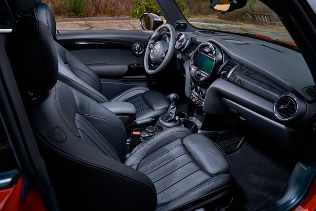 Mini Hatch photo 252