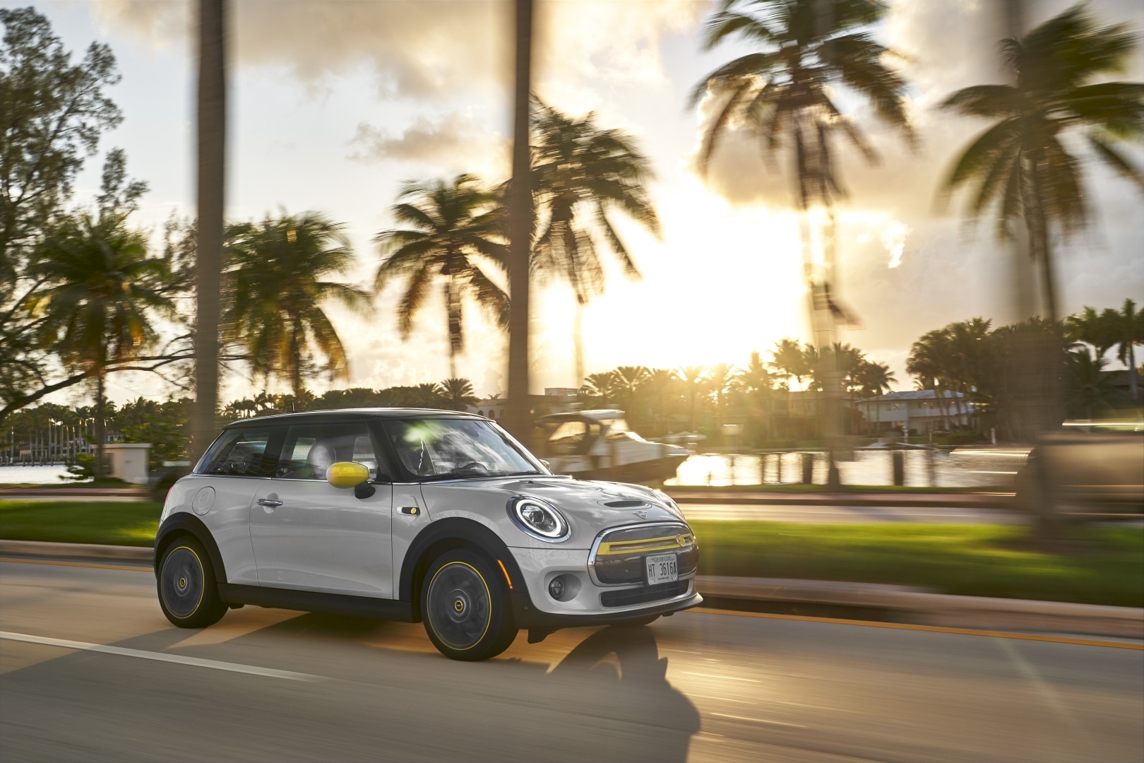 Mini Hatch photo 101