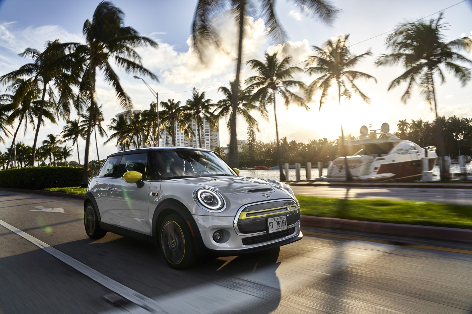 Mini Hatch photo 104