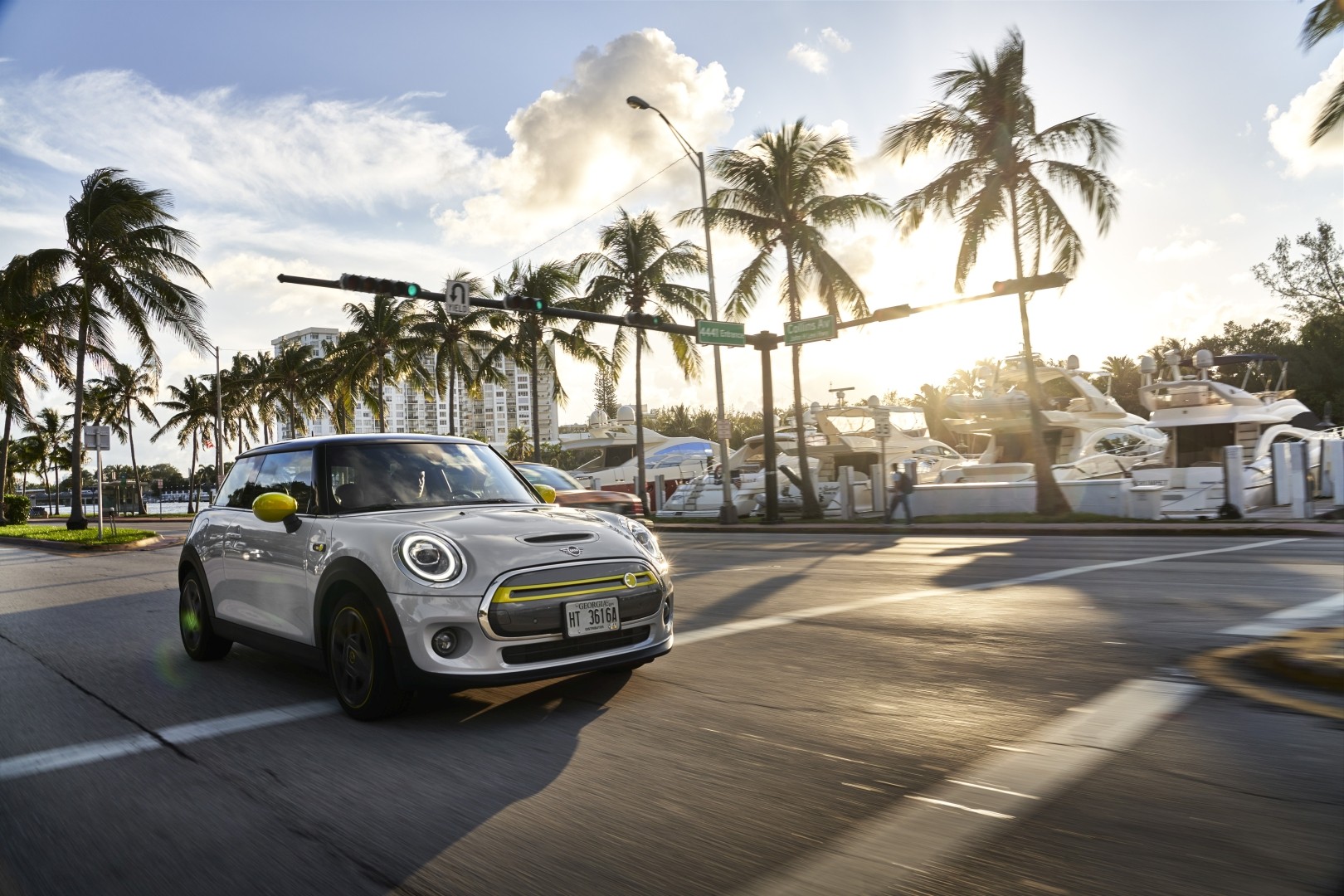 Mini Hatch photo 105