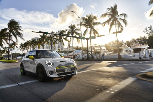 Mini Hatch photo 105