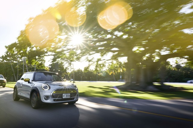 Mini Hatch photo 106