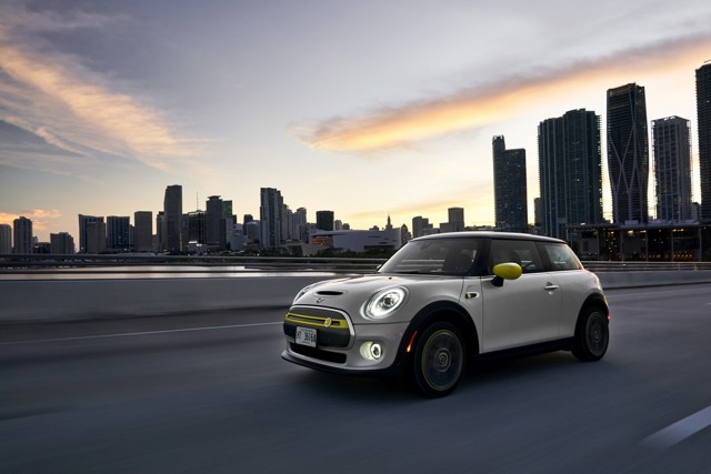Mini Hatch photo 108