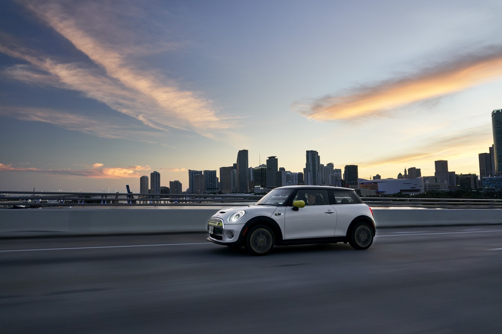 Mini Hatch photo 109