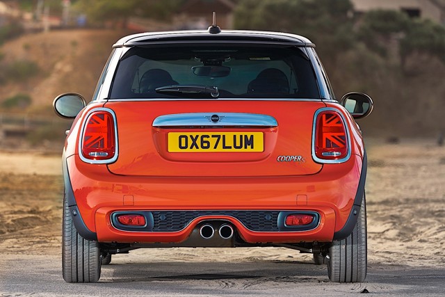 Mini Hatch photo 10