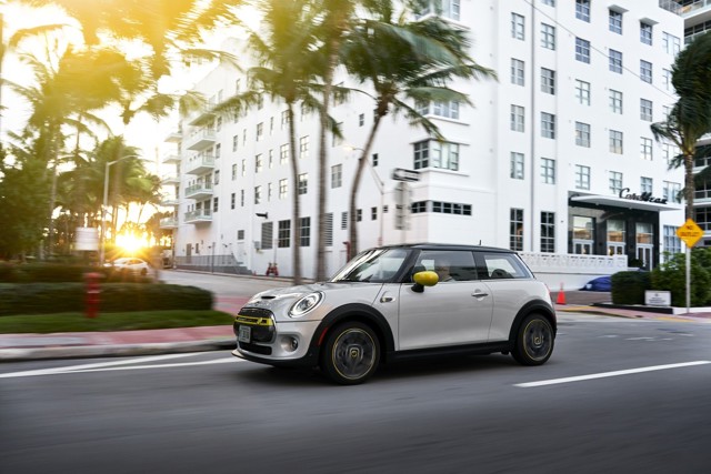 Mini Hatch photo 116