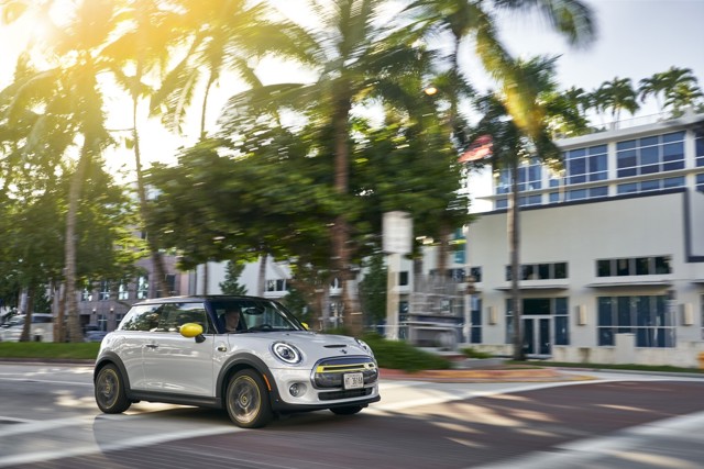 Mini Hatch photo 121