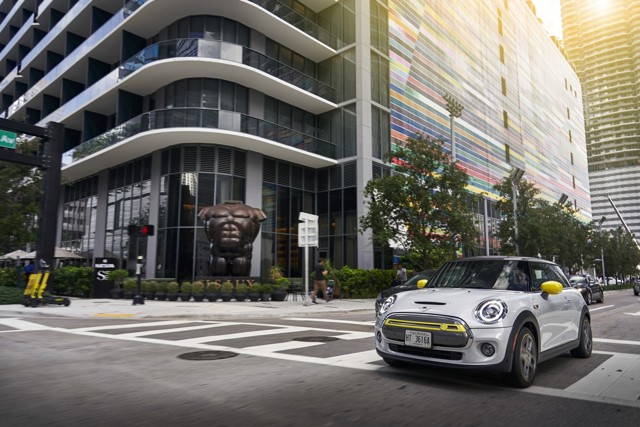 Mini Hatch photo 124