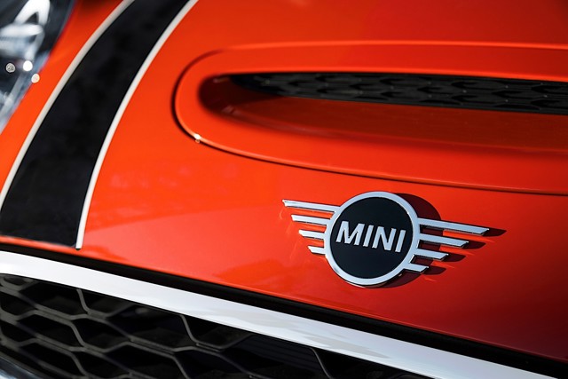 Mini Hatch photo 11