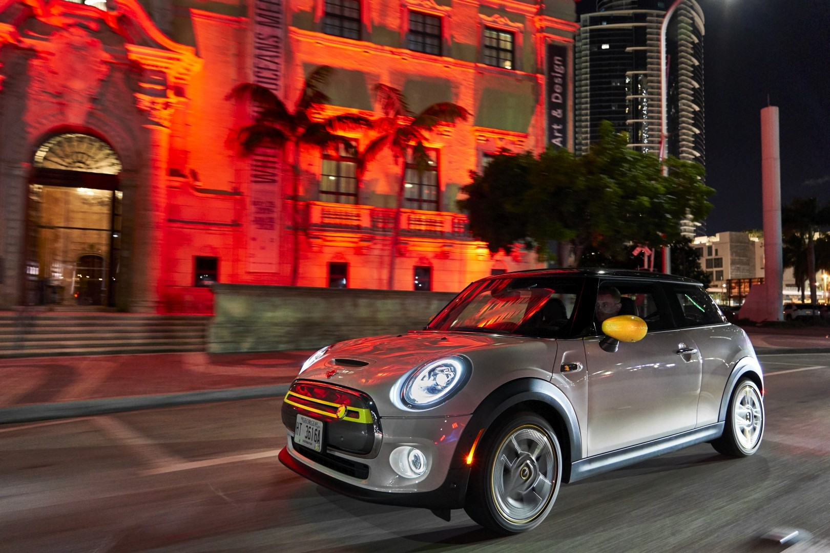 Mini Hatch photo 126