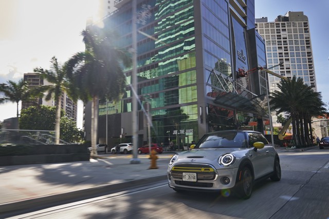 Mini Hatch photo 128