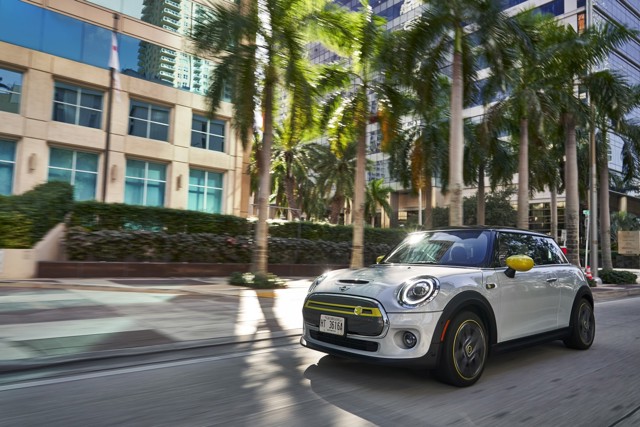 Mini Hatch photo 129