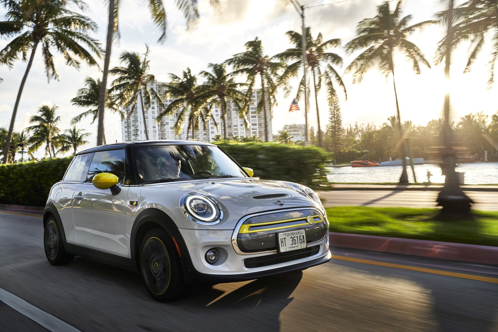 Mini Hatch photo 133