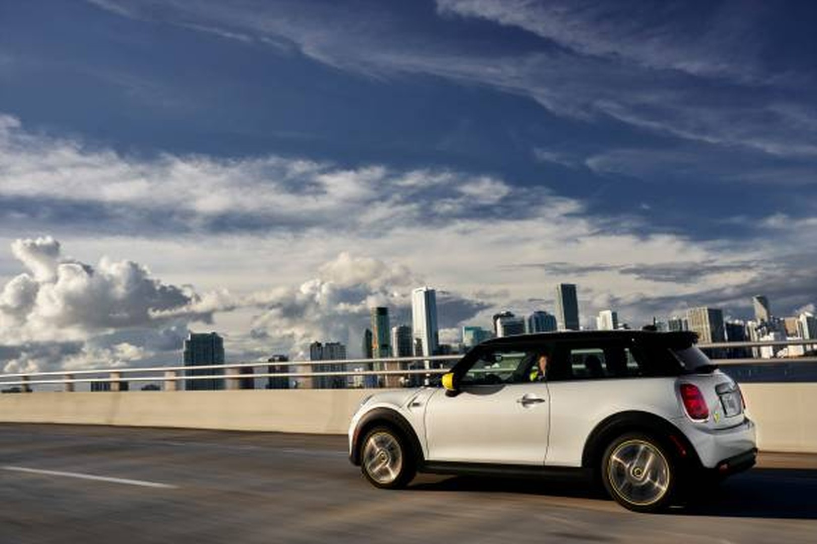 Mini Hatch photo 135