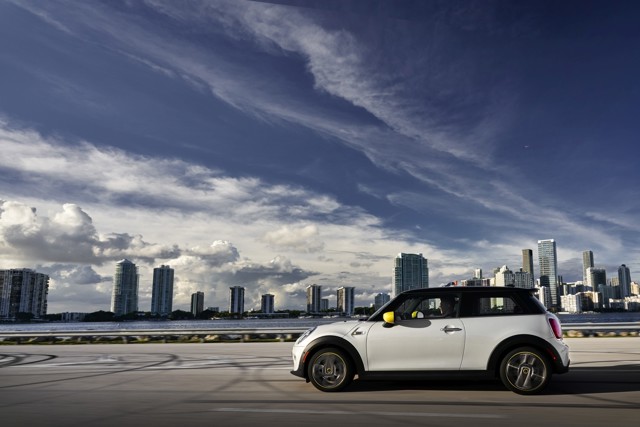Mini Hatch photo 137