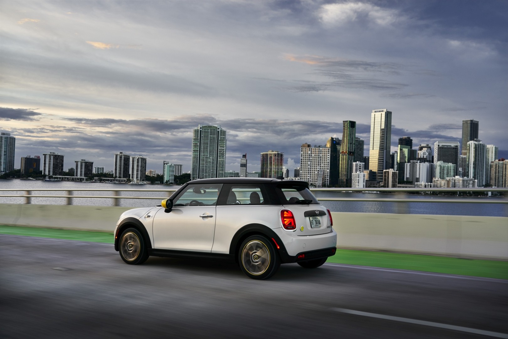 Mini Hatch photo 139