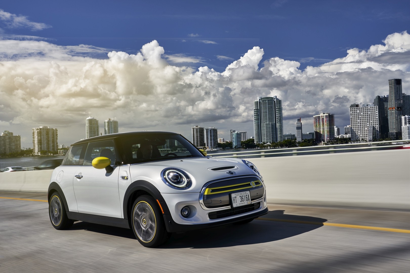 Mini Hatch photo 142