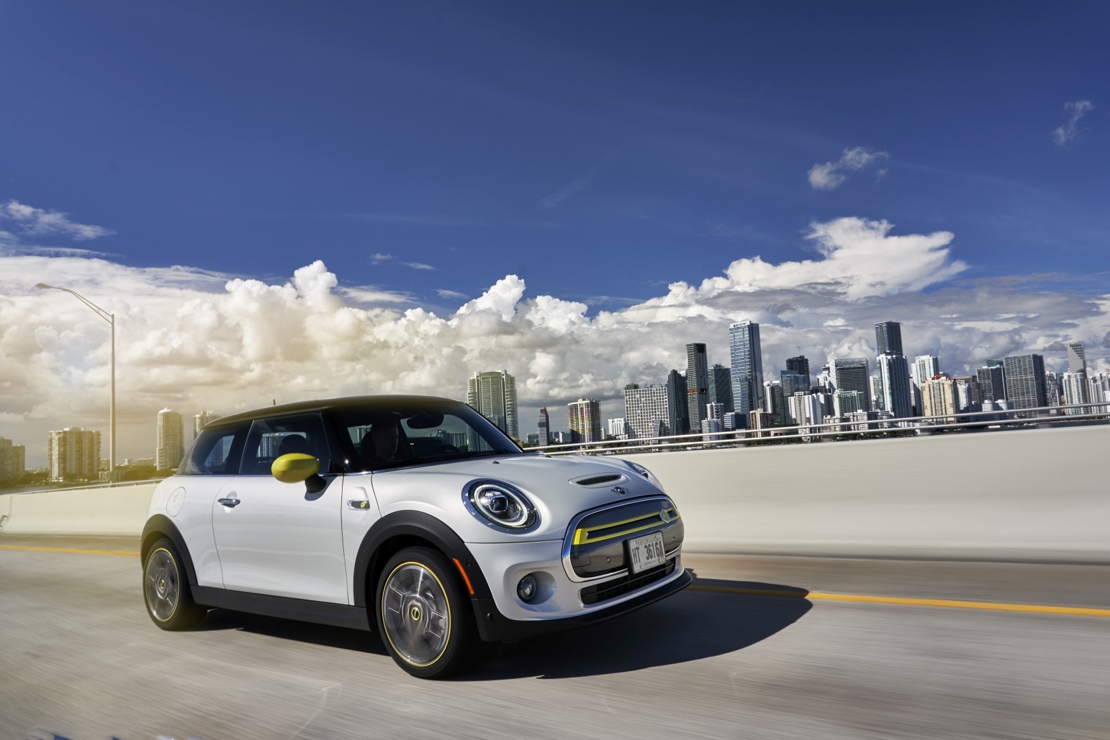 Mini Hatch photo 143