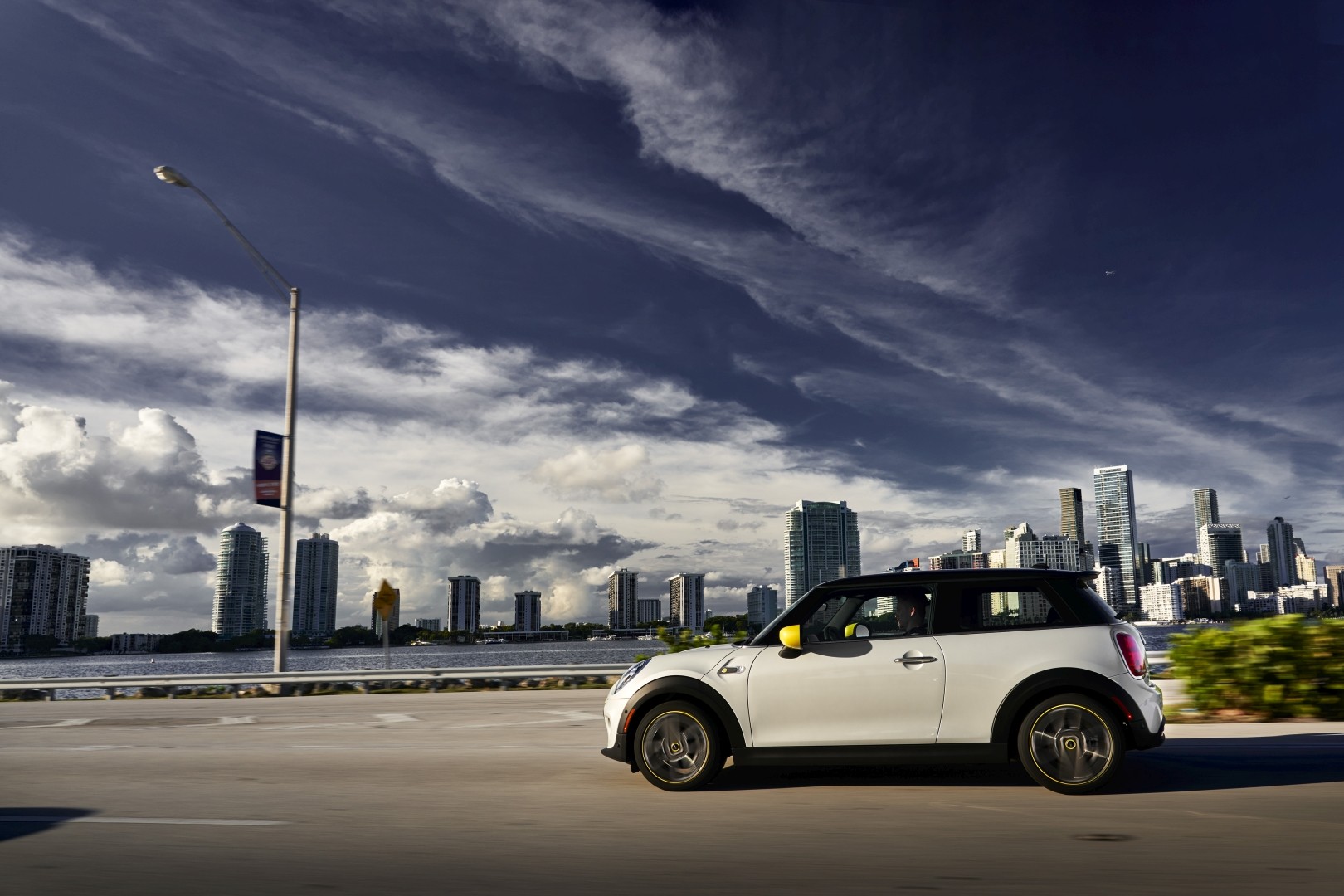 Mini Hatch photo 155