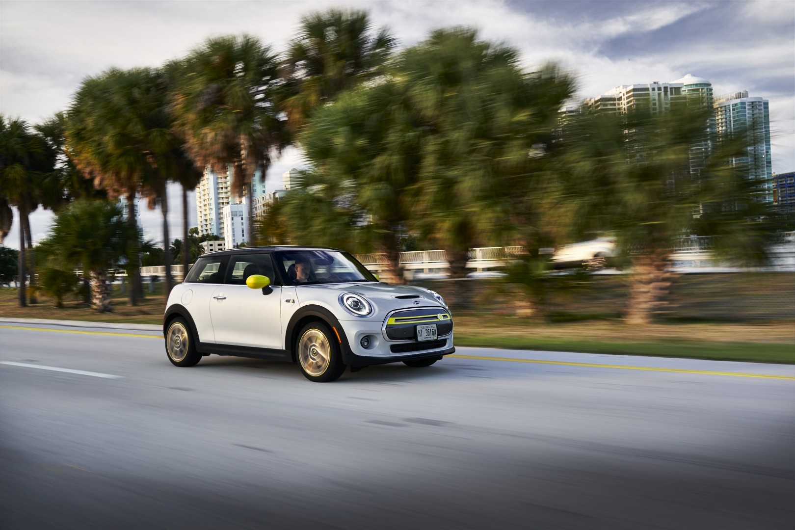 Mini Hatch photo 156