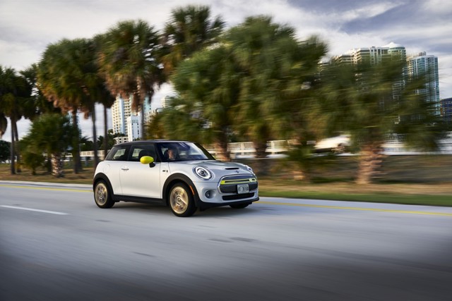 Mini Hatch photo 156