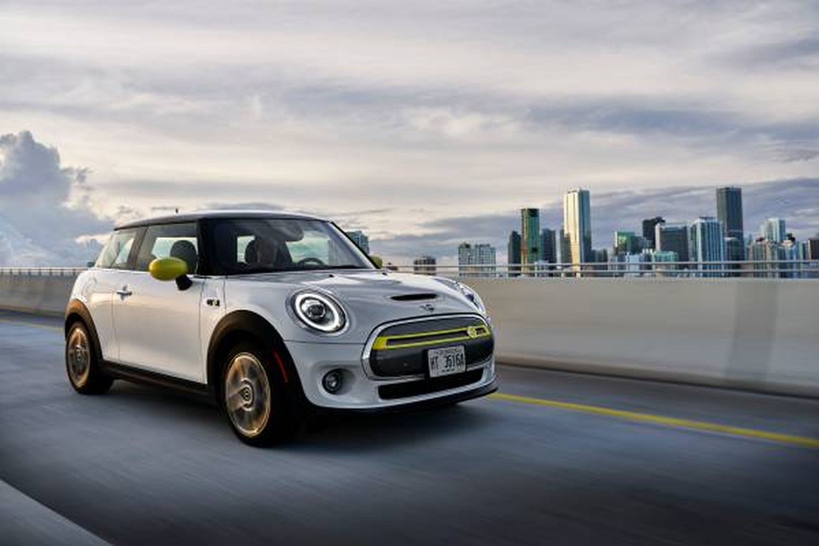 Mini Hatch photo 159