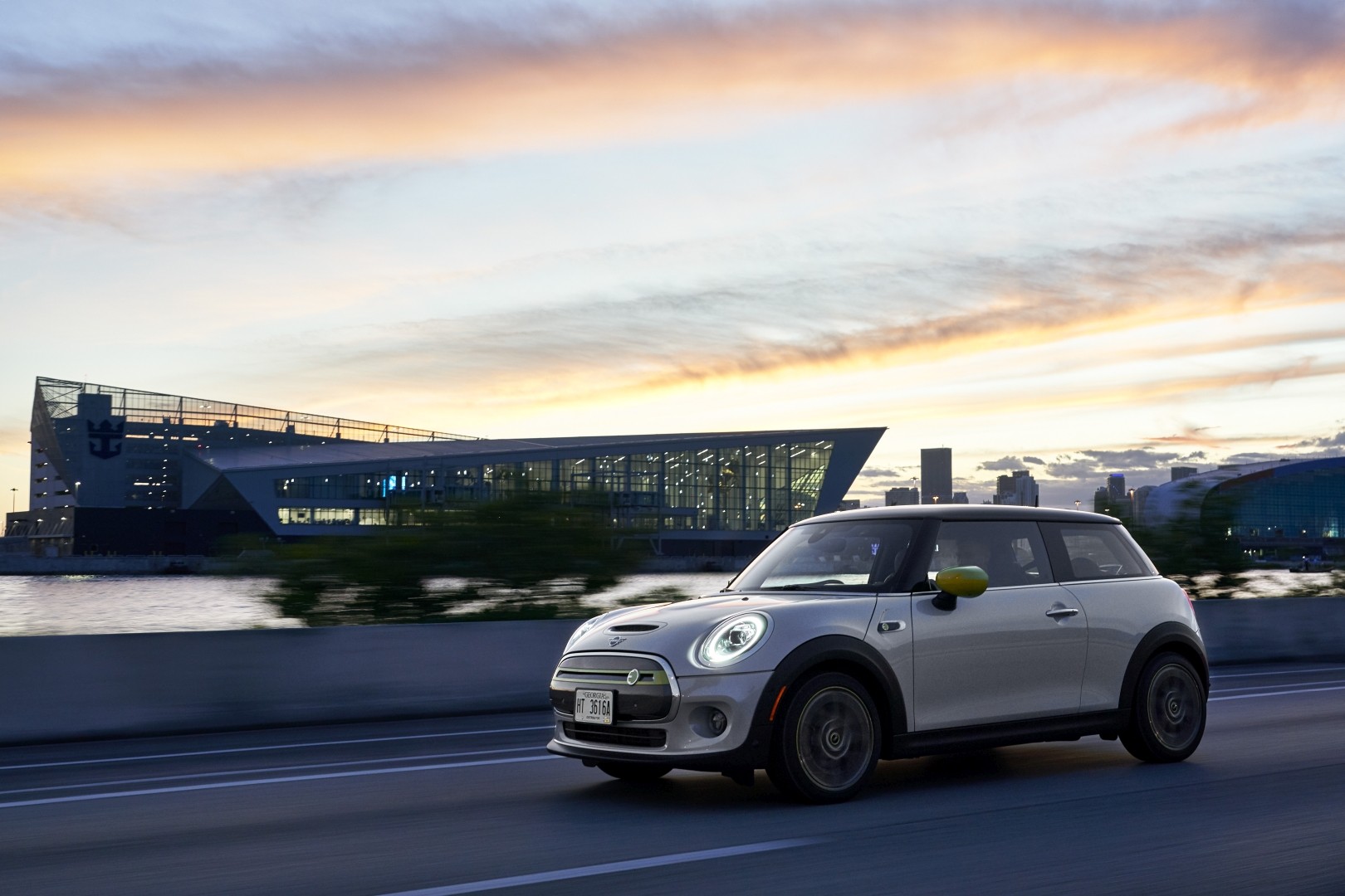 Mini Hatch photo 162