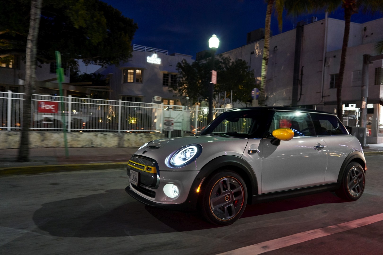 Mini Hatch photo 163