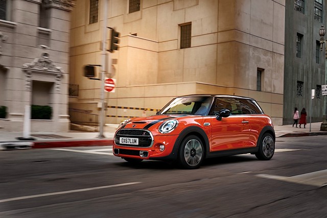 Mini Hatch photo 15
