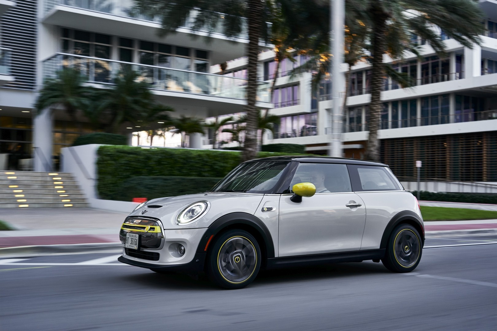 Mini Hatch photo 168